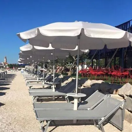 Boris St - Two Bedroom With Terrace And Jacuzzi Διαμέρισμα