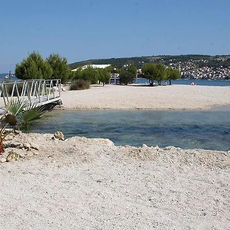 Boris St - Two Bedroom With Terrace And Jacuzzi Τρογκίρ