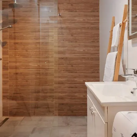 Boris St - Two Bedroom With Terrace And Jacuzzi *