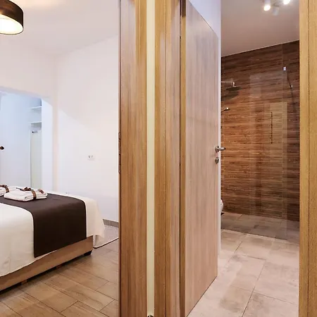 Διαμέρισμα Boris St - Two Bedroom With Terrace And Jacuzzi *