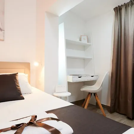 Διαμέρισμα Boris St - Two Bedroom With Terrace And Jacuzzi Τρογκίρ