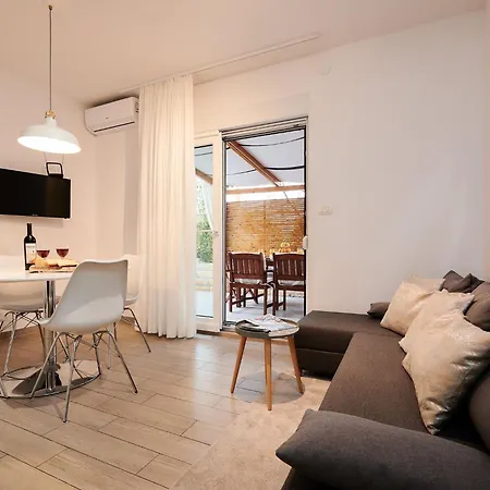 Boris St - Two Bedroom With Terrace And Jacuzzi *