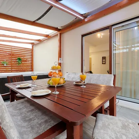 Boris St - Two Bedroom With Terrace And Jacuzzi *