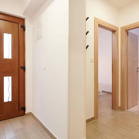 Boris St - Two Bedroom With Terrace And Jacuzzi Διαμέρισμα