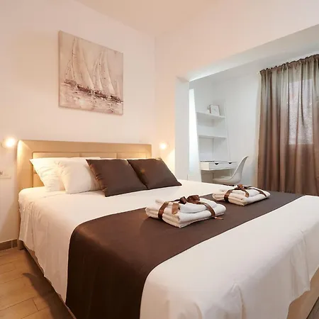 Boris St - Two Bedroom With Terrace And Jacuzzi Διαμέρισμα