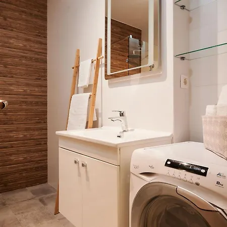 Διαμέρισμα Boris St - Two Bedroom With Terrace And Jacuzzi Τρογκίρ